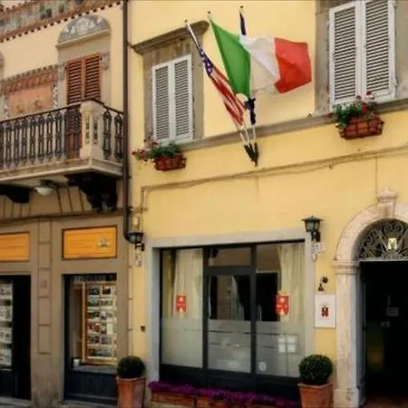 Baldovino Di Monte Couette-café *